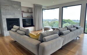 Modern beach house with 180 degree bay views - Melbourne, Australia