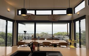 Modern beach house with 180 degree bay views - Melbourne, Australia