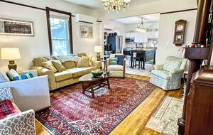 Updated Waterfront Victorian 4BR, 7 Bed- The Pearl - Colonial Beach, Virginia