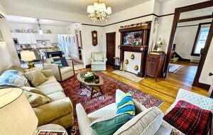 Updated Waterfront Victorian 4BR, 7 Bed- The Pearl - Colonial Beach, Virginia