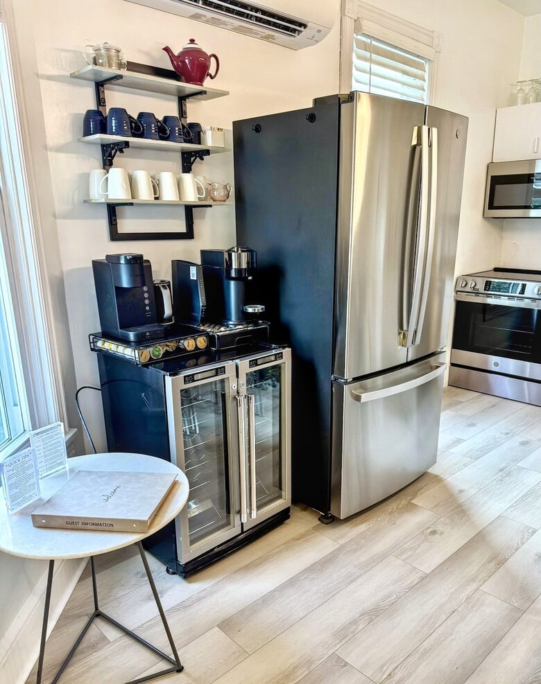 Updated Waterfront Victorian 4BR, 7 Bed- The Pearl - Colonial Beach, Virginia