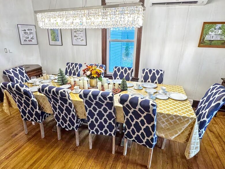 Updated Waterfront Victorian 4BR, 7 Bed- The Pearl - Colonial Beach, Virginia