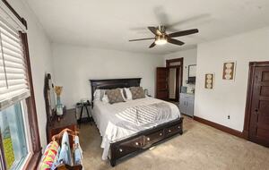 Updated Waterfront Victorian 4BR, 7 Bed- The Pearl - Colonial Beach, Virginia