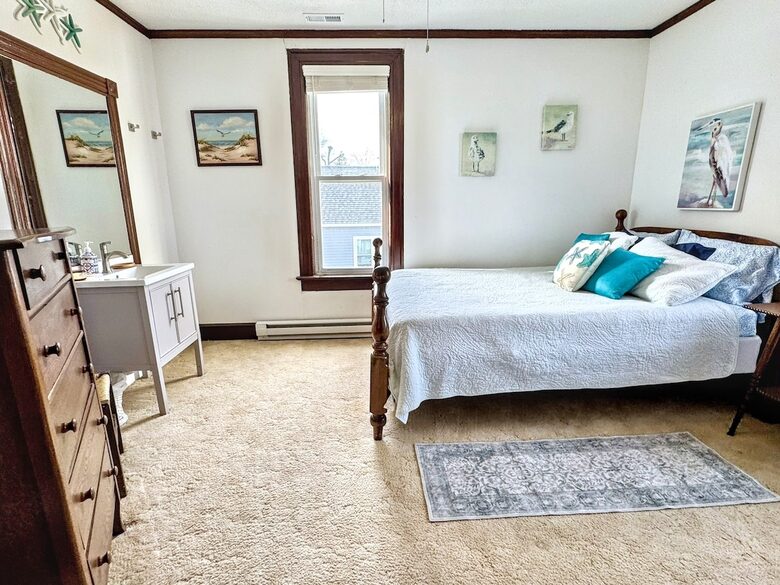 Updated Waterfront Victorian 4BR, 7 Bed- The Pearl - Colonial Beach, Virginia