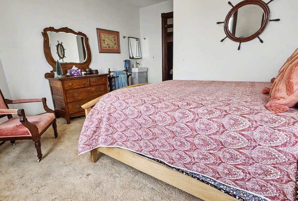 Updated Waterfront Victorian 4BR, 7 Bed- The Pearl - Colonial Beach, Virginia