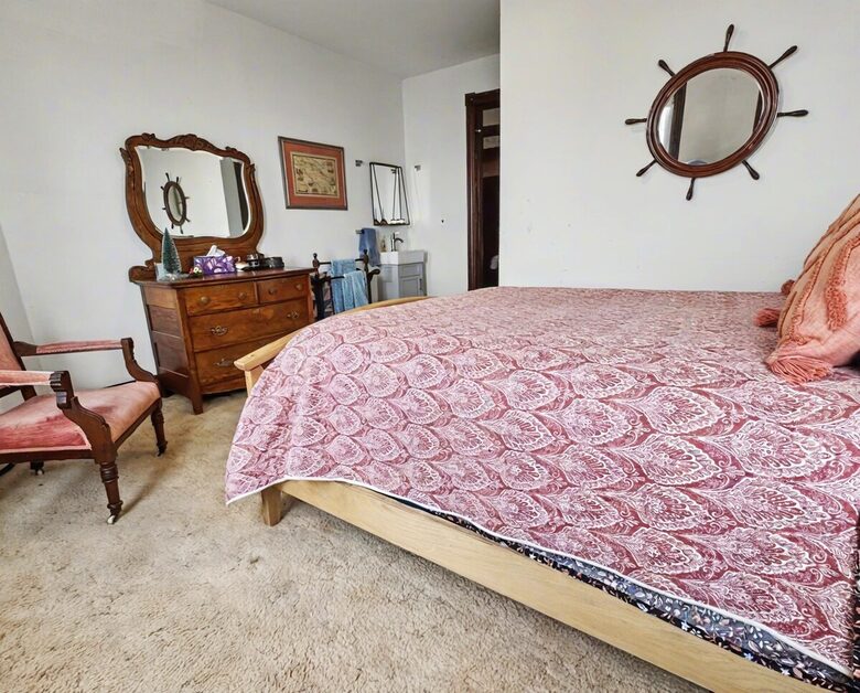 Updated Waterfront Victorian 4BR, 7 Bed- The Pearl - Colonial Beach, Virginia