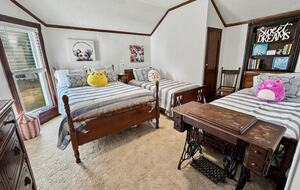 Updated Waterfront Victorian 4BR, 7 Bed- The Pearl - Colonial Beach, Virginia