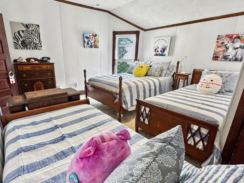 Updated Waterfront Victorian 4BR, 7 Bed- The Pearl - Colonial Beach, Virginia