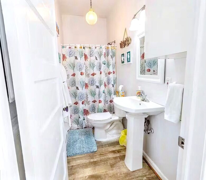 Updated Waterfront Victorian 4BR, 7 Bed- The Pearl - Colonial Beach, Virginia