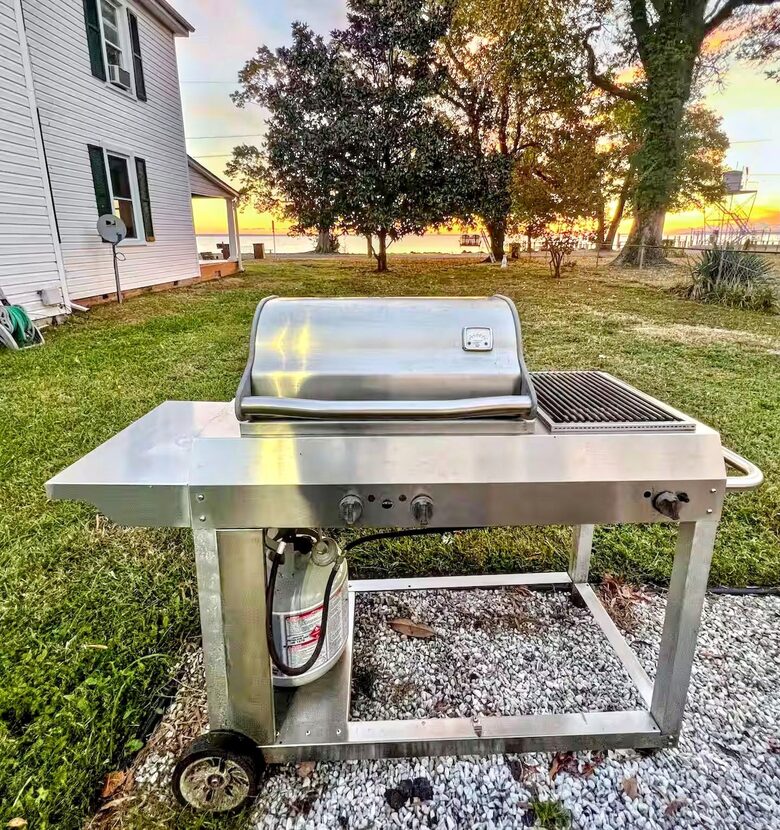 Updated Waterfront Victorian 4BR, 7 Bed- The Pearl - Colonial Beach, Virginia