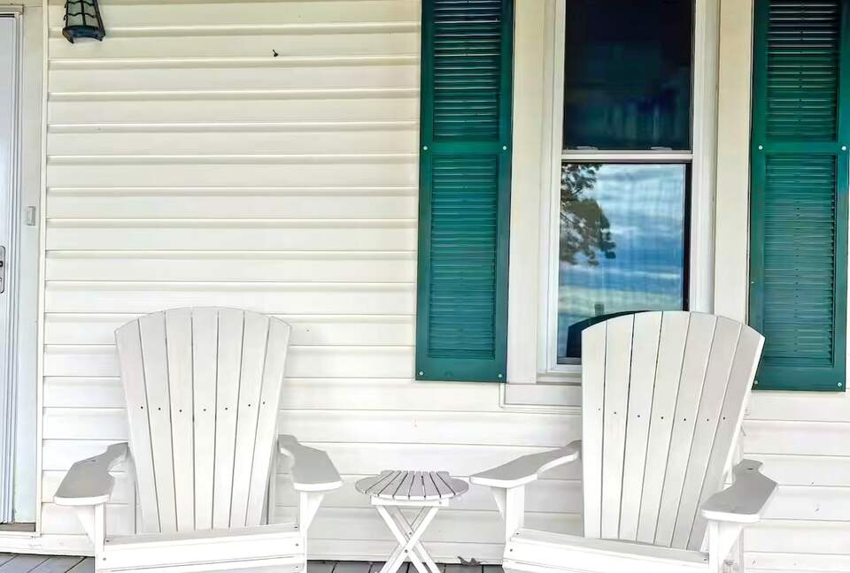 Updated Waterfront Victorian 4BR, 7 Bed- The Pearl - Colonial Beach, Virginia