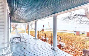 Updated Waterfront Victorian 4BR, 7 Bed- The Pearl - Colonial Beach, Virginia