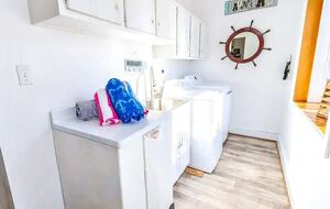 Updated Waterfront Victorian 4BR, 7 Bed- The Pearl - Colonial Beach, Virginia