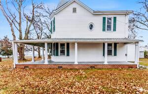 Updated Waterfront Victorian 4BR, 7 Bed- The Pearl - Colonial Beach, Virginia