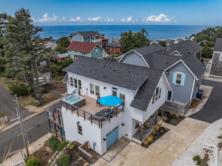 Elevated Lincoln City Oceanview Escape - Lincoln City, Oregon