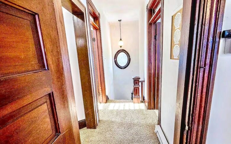 Updated Waterfront Victorian 4BR, 7 Bed- The Pearl - Colonial Beach, Virginia