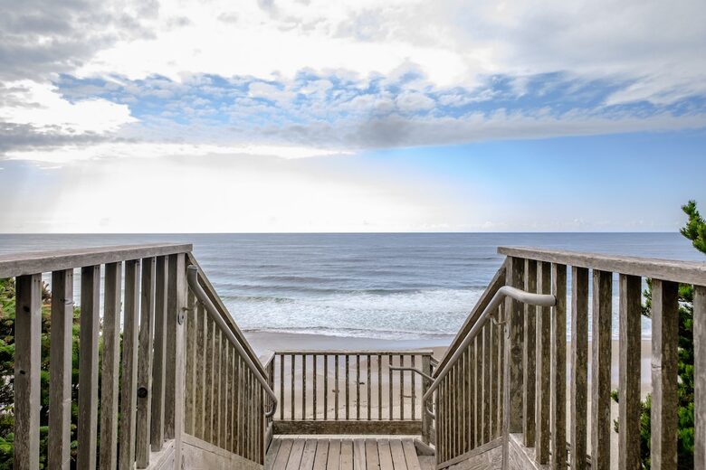 Elevated Lincoln City Oceanview Escape - Lincoln City, Oregon