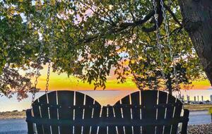 Updated Waterfront Victorian 4BR, 7 Bed- The Pearl - Colonial Beach, Virginia