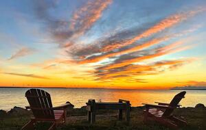 Updated Waterfront Victorian 4BR, 7 Bed- The Pearl - Colonial Beach, Virginia