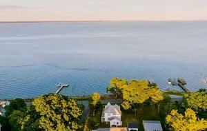 Updated Waterfront Victorian 4BR, 7 Bed- The Pearl - Colonial Beach, Virginia