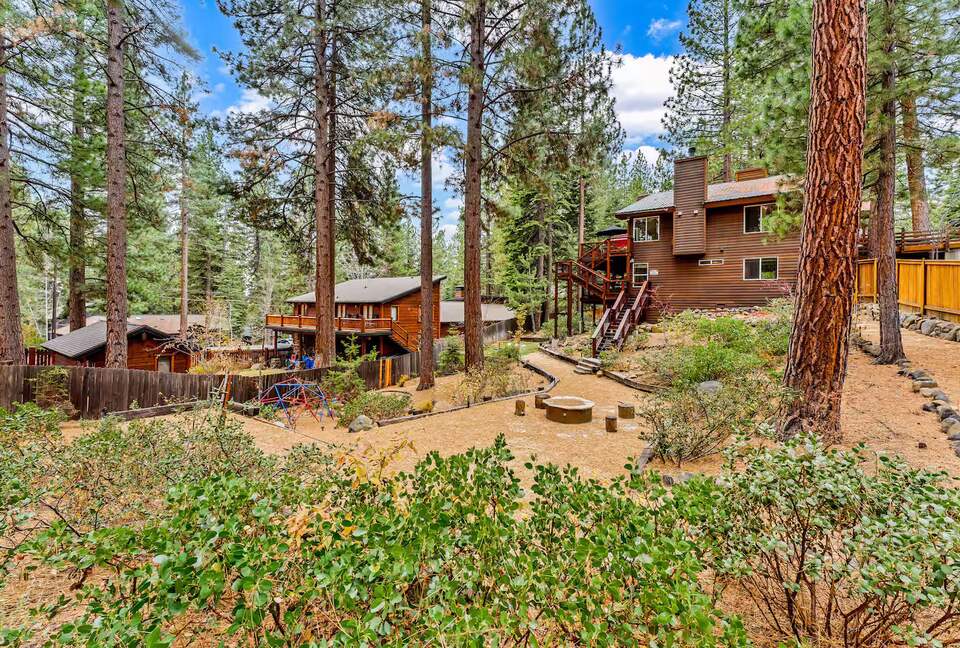 Luxury Modern Home Minutes from the Lake and Ski Slopes - Incline Village, Lake Tahoe. - Incline Village, Nevada