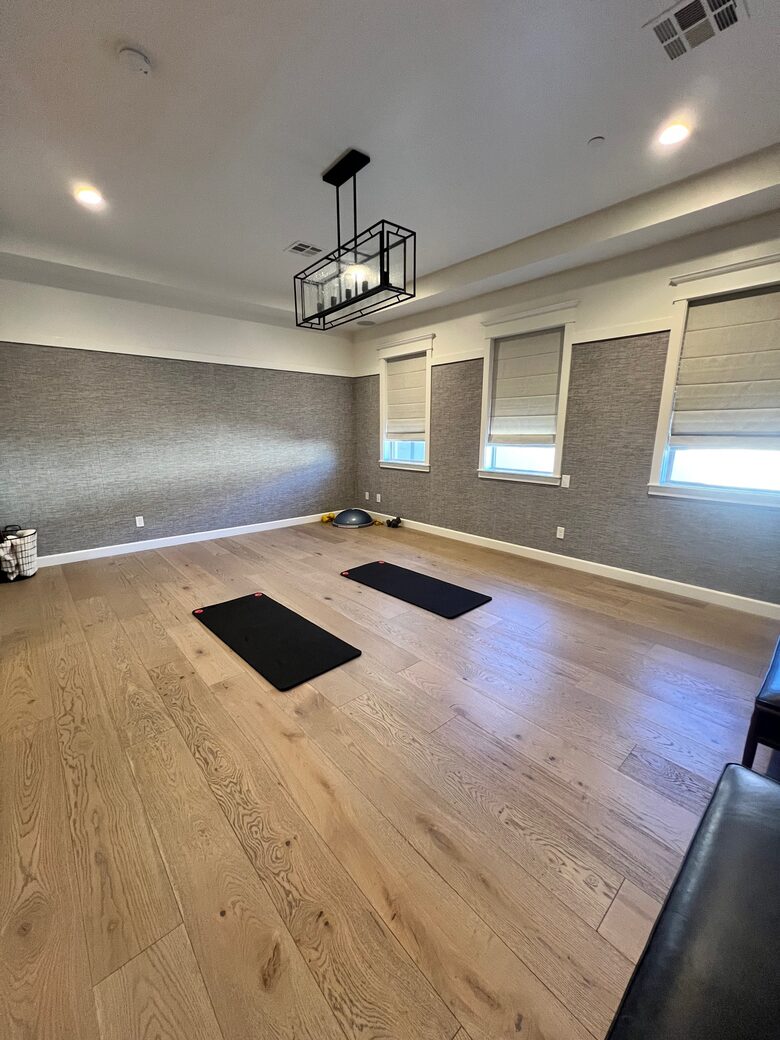 Yoga/exercise room