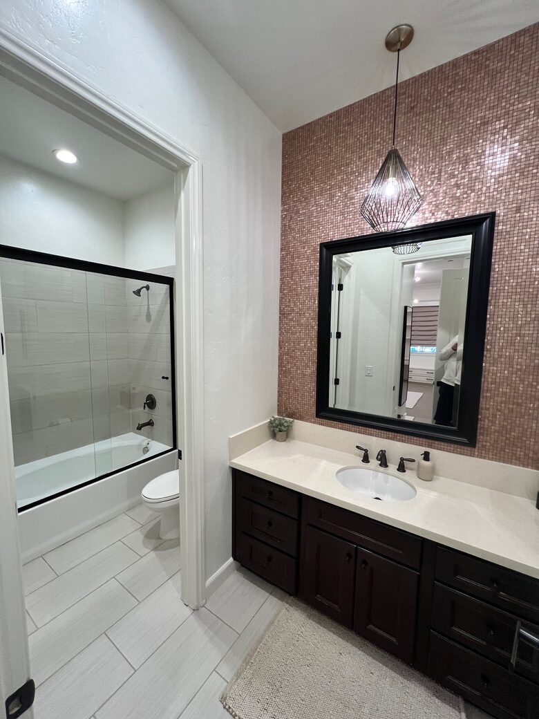 2nd bedroom ensuite Bathroom