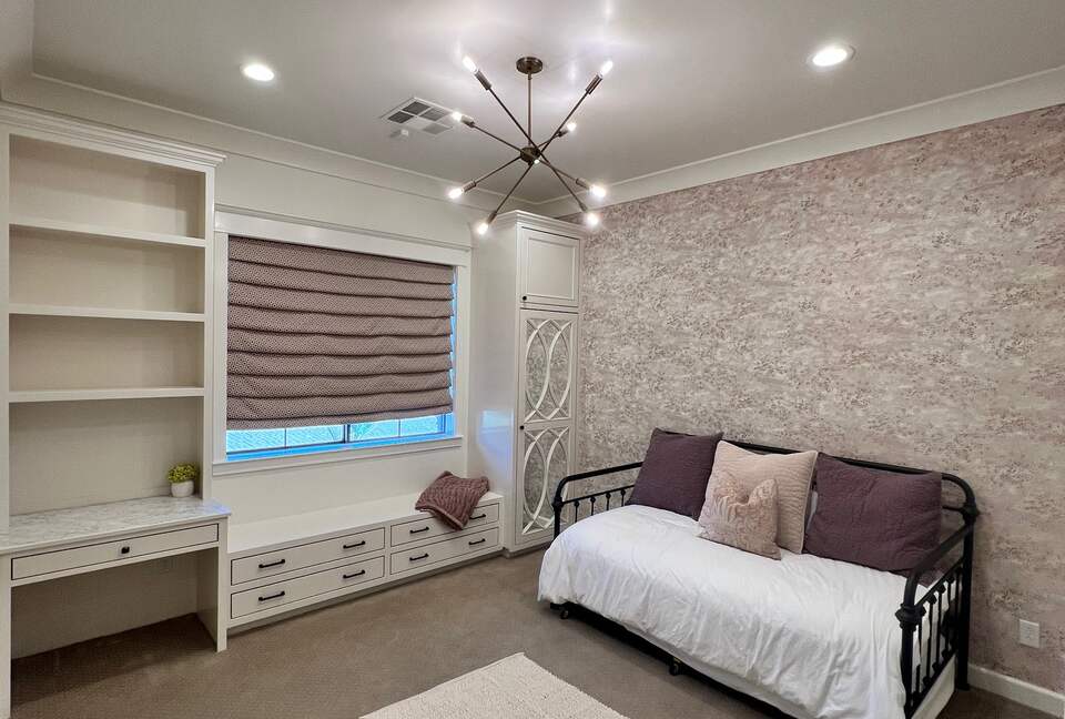 2nd Bedroom Twin size bed