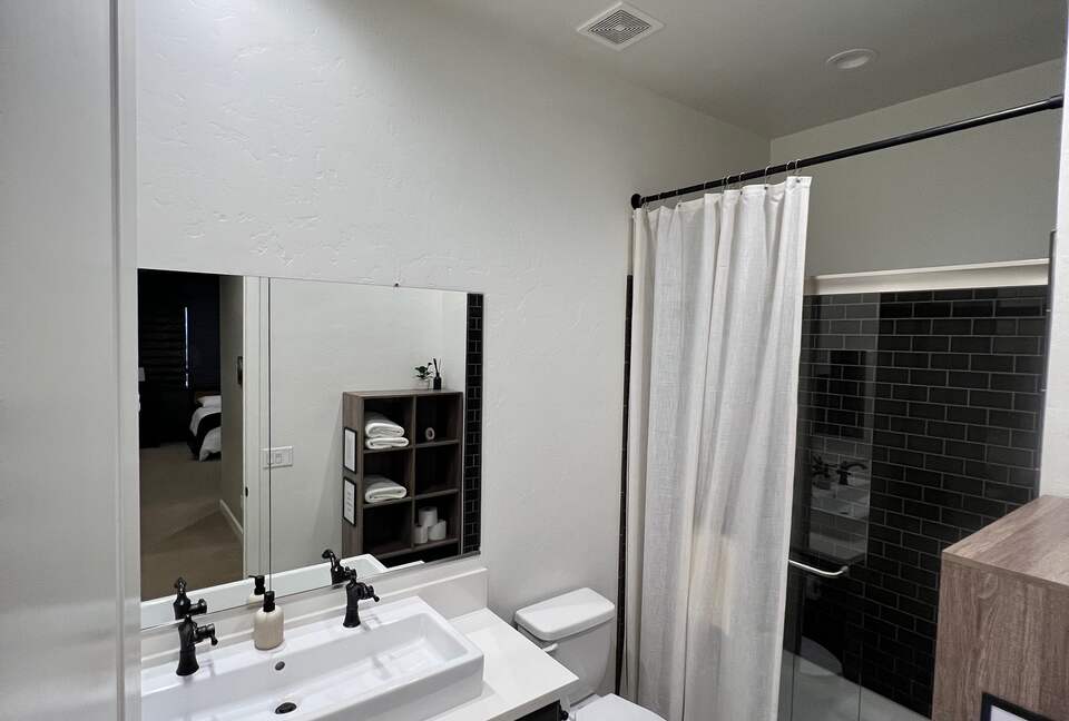 3rd Bedroom ensuite bath