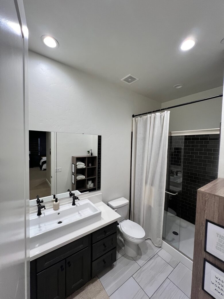 3rd Bedroom ensuite bath