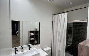 3rd Bedroom ensuite bath