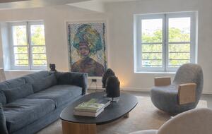 Elegant Seine-Side Loft in Historic Paris - Paris, France