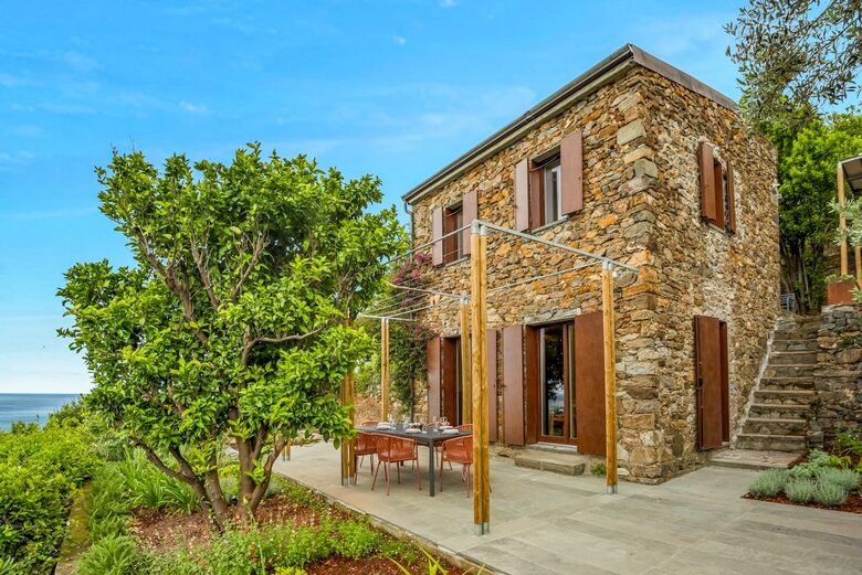A Stone House Along the Sentiero Azzurro - Corniglia, Italy