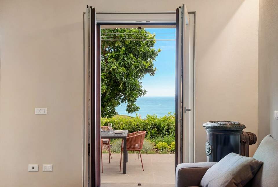 A Stone House Along the Sentiero Azzurro - Corniglia, Italy