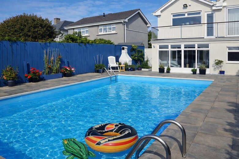 Stylish Coastal Escape Surrounded by Nature - Milford Haven, United Kingdom