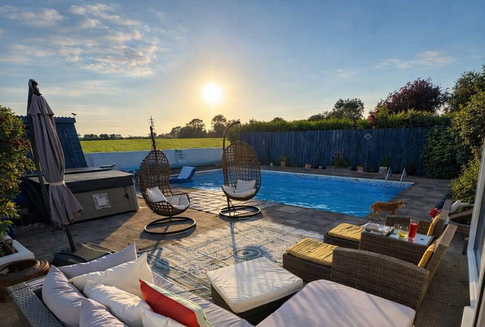 Stylish Coastal Escape Surrounded by Nature - Milford Haven, United Kingdom