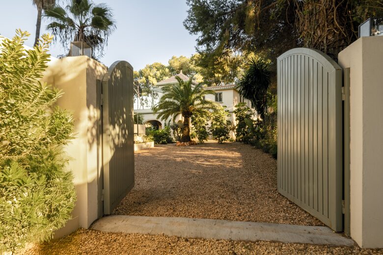 Elegant Coastal Villa Near Dénia’s Calas - Dénia, Spain