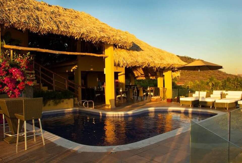 Xanadu Cliffside Sanctuary - El Sunzal, El Salvador