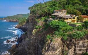 Xanadu Cliffside Sanctuary - El Sunzal, El Salvador