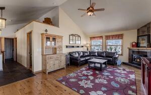 Mountain Home Near Skiing, Lakes, and Trails in Granby - Granby, Colorado