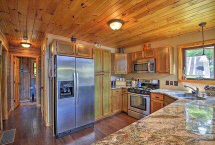 Quiet Waters Adirondack Retreat - Glenfield, New York