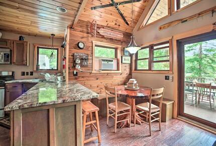 Quiet Waters Adirondack Retreat - Glenfield, New York