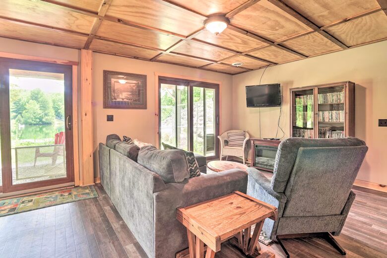 Quiet Waters Adirondack Retreat - Glenfield, New York