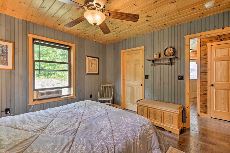 Quiet Waters Adirondack Retreat - Glenfield, New York