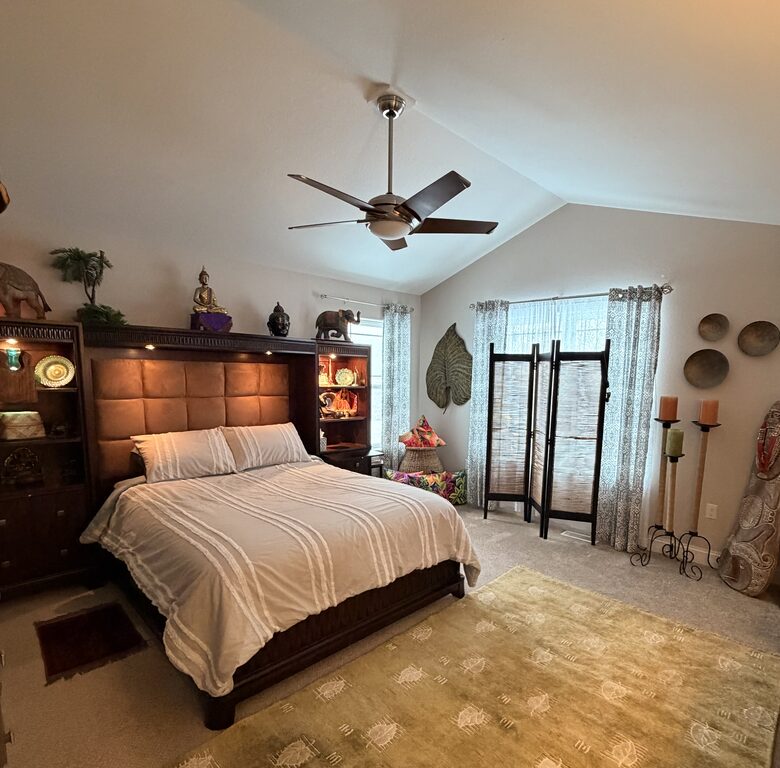 2nd Floor Master Bedroom with a Queen size bed