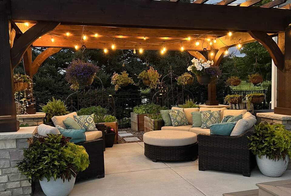 Fox Lake Village Retreat with Saltwater Pool & Hot Tub - Waukesha, Wisconsin