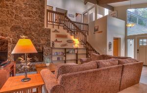Spacious Sunriver Retreat Near the Deschutes River - Sunriver, Oregon