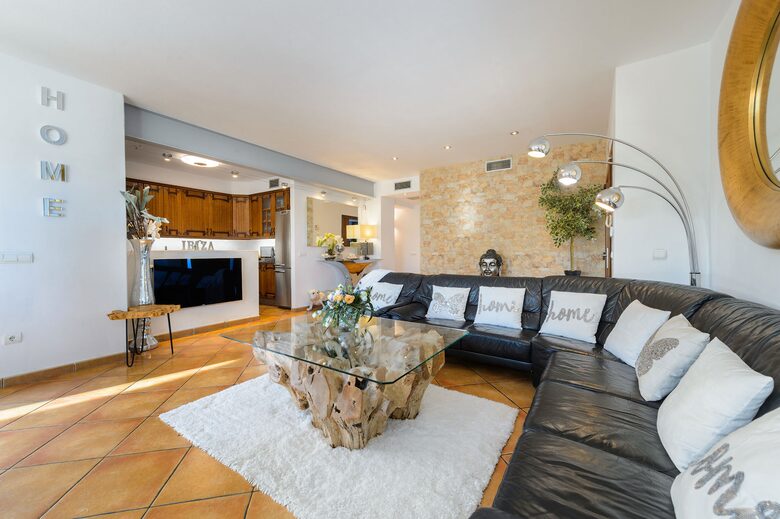 Elegant Four-Bedroom Villa in Ibiza’s Peaceful Heart - Ibiza, Spain