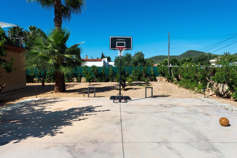 Elegant Four-Bedroom Villa in Ibiza’s Peaceful Heart - Ibiza, Spain