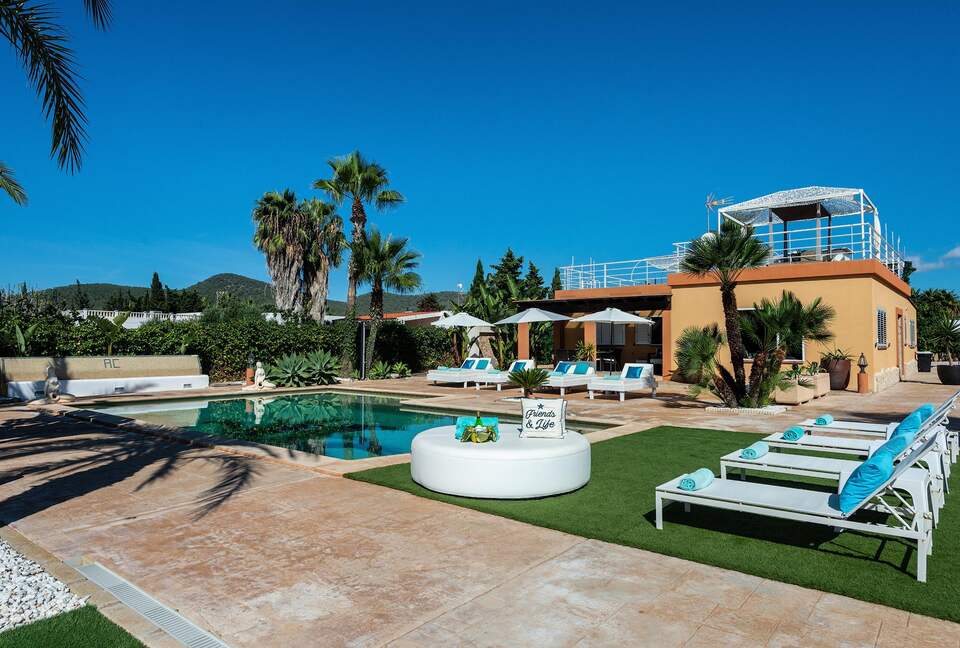 Elegant Four-Bedroom Villa in Ibiza’s Peaceful Heart - Ibiza, Spain